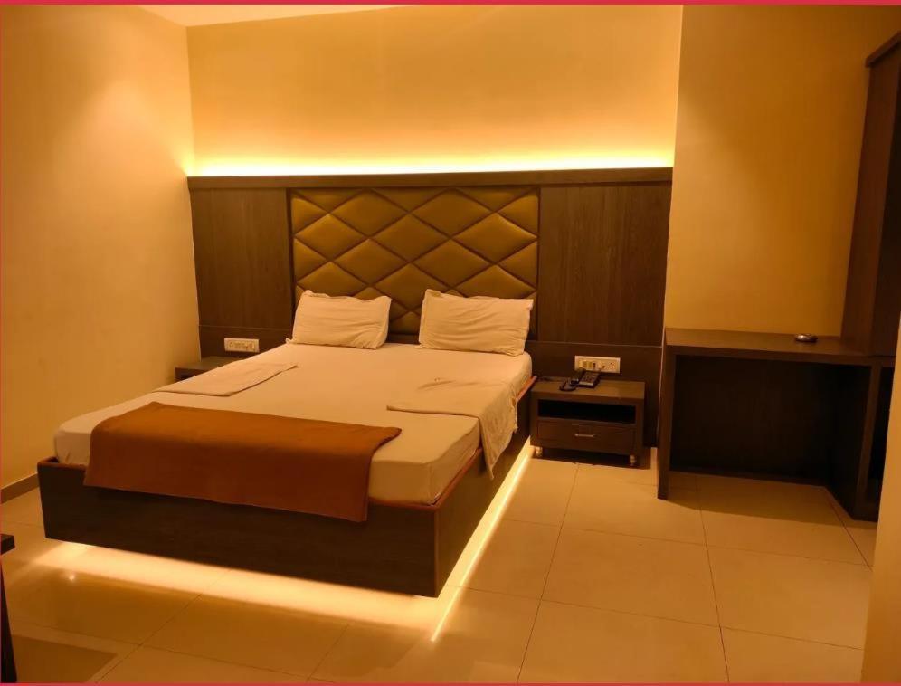 Sahara Lodging & Boarding Otel Mira-Bhayandar Dış mekan fotoğraf